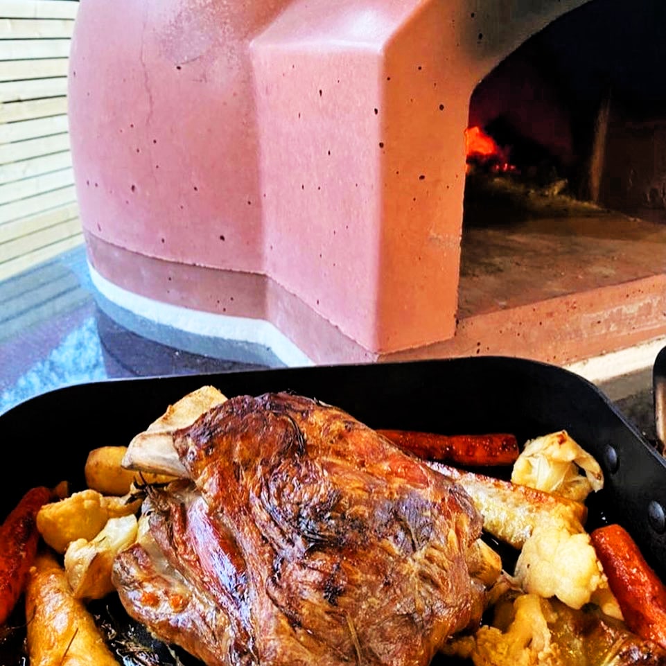 Igneus Ceramiko Wood Fired Pizza Oven
